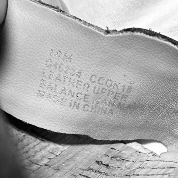 Korks navy wedges sz 10, great with jeans, denim color, lightweight, cute, sexy - Picture 8 of 8